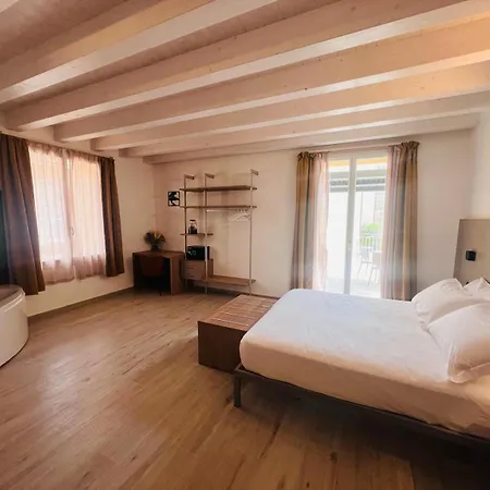 Cinque Terre Hub 11 * لا سبيتسْيا